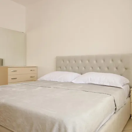 New Boulevard Moderno A * Tiran