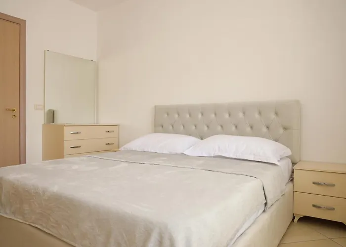 New Boulevard Moderno A * Tirana